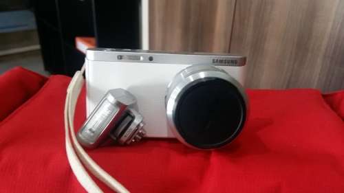 Samsung NX Mini 20.5MP Mirroless WiFi & NFC Compact Interchangeable Lens Digital Camera with 9-27mm